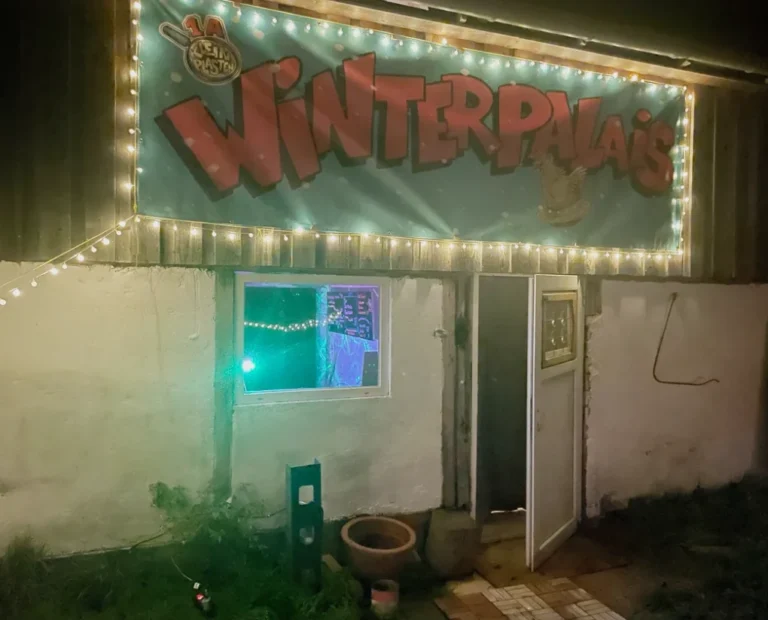 Winterpalais 1A Klein Plasten